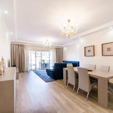 Historical City Center Penthouse อัลบูเฟรา ภายนอก รูปภาพ