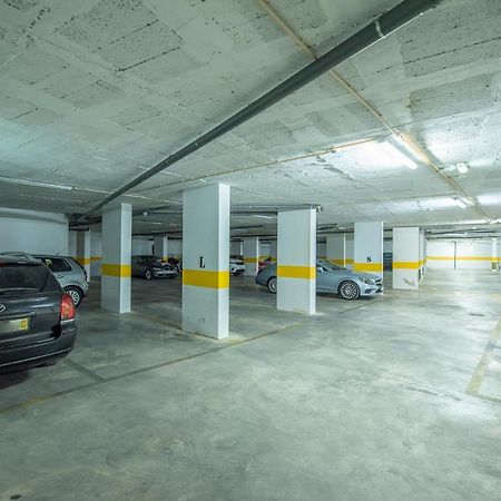 Historical City Center Penthouse อัลบูเฟรา ภายนอก รูปภาพ