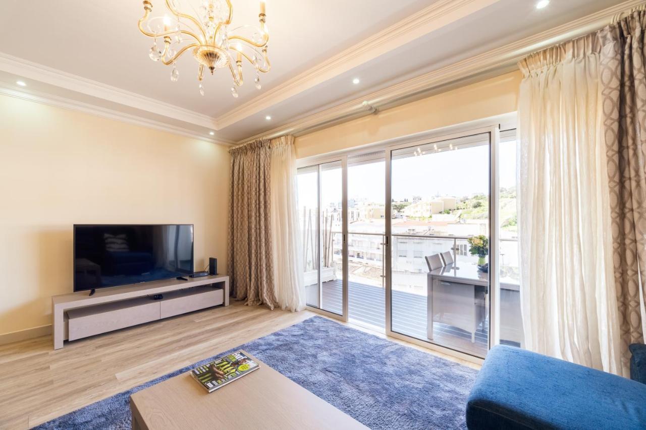 Historical City Center Penthouse อัลบูเฟรา ภายนอก รูปภาพ