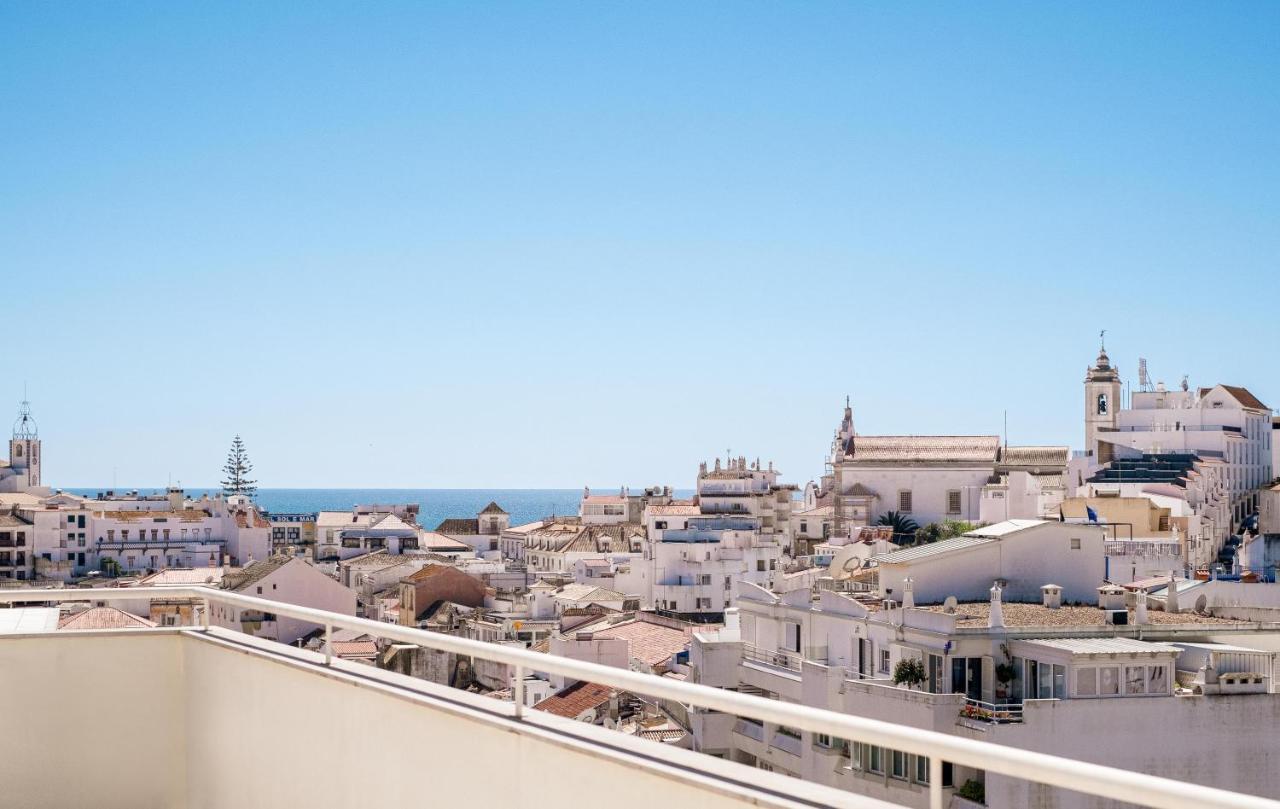 Historical City Center Penthouse อัลบูเฟรา ภายนอก รูปภาพ
