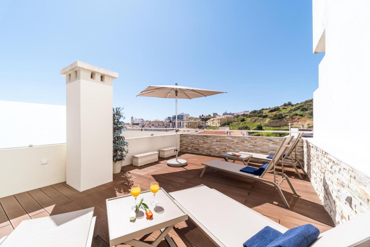 Historical City Center Penthouse อัลบูเฟรา ภายนอก รูปภาพ