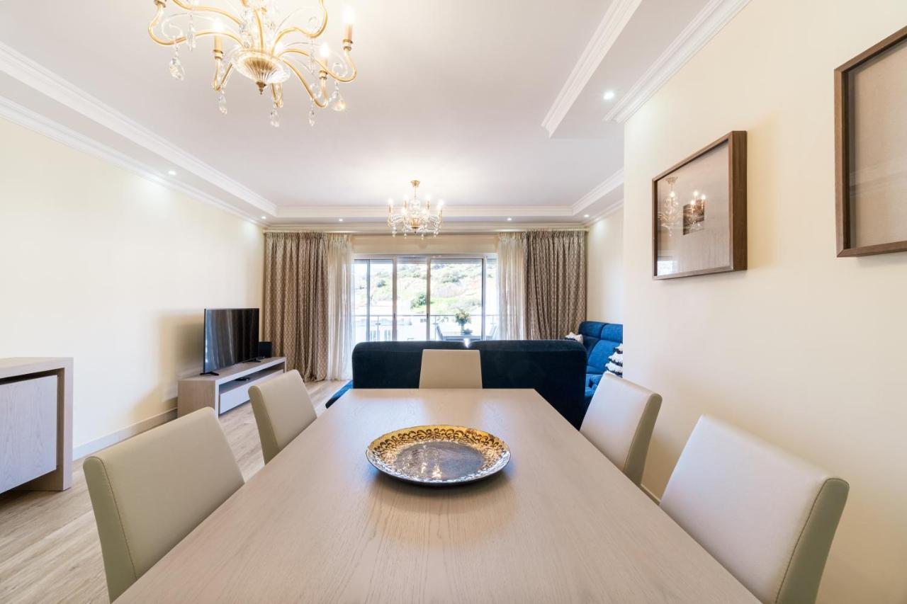 Historical City Center Penthouse อัลบูเฟรา ภายนอก รูปภาพ