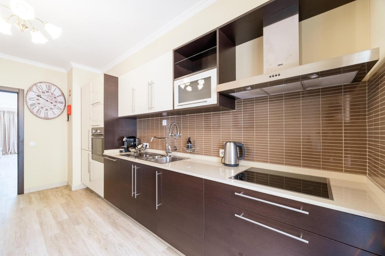 Historical City Center Penthouse อัลบูเฟรา ภายนอก รูปภาพ